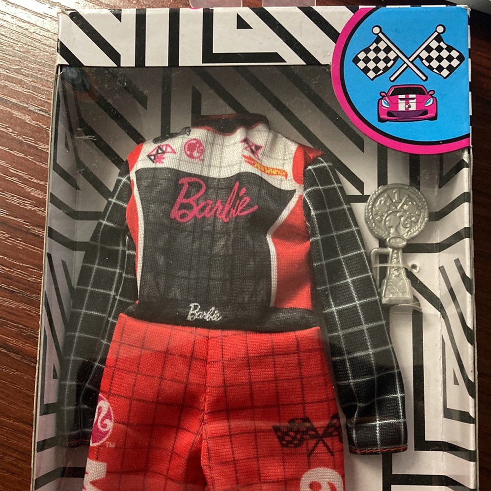 Barbie racing outfit for dolls, New in box - Picture 2 of 5